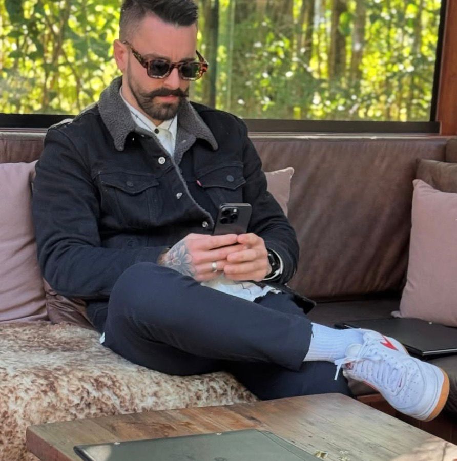 Junior Kaciava — Box Garage Detail